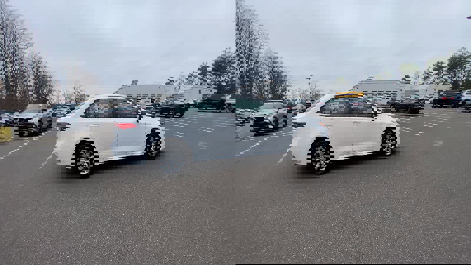 Used 2025 Toyota Corolla LE image 6