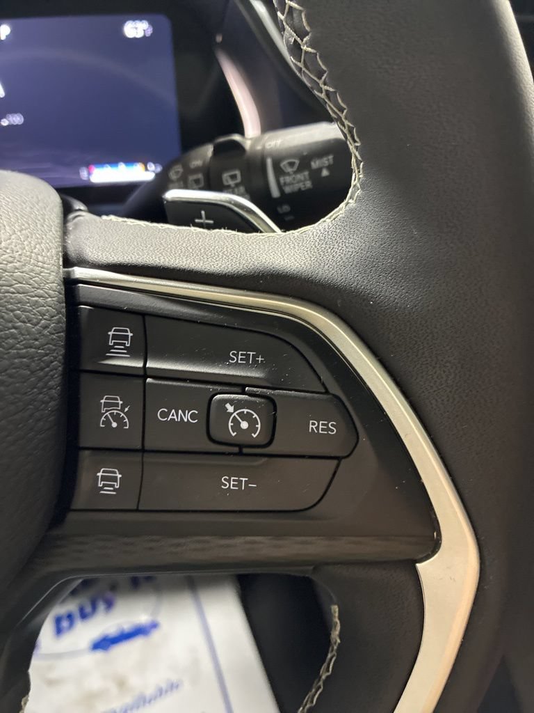 Used 2025 Jeep Grand Cherokee L Altitude AWD/4WD image 16