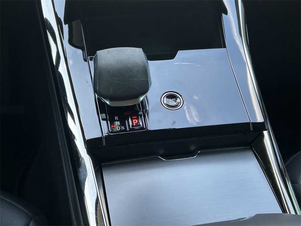 Used 2024 Land Rover Range Rover Sport SE image 24