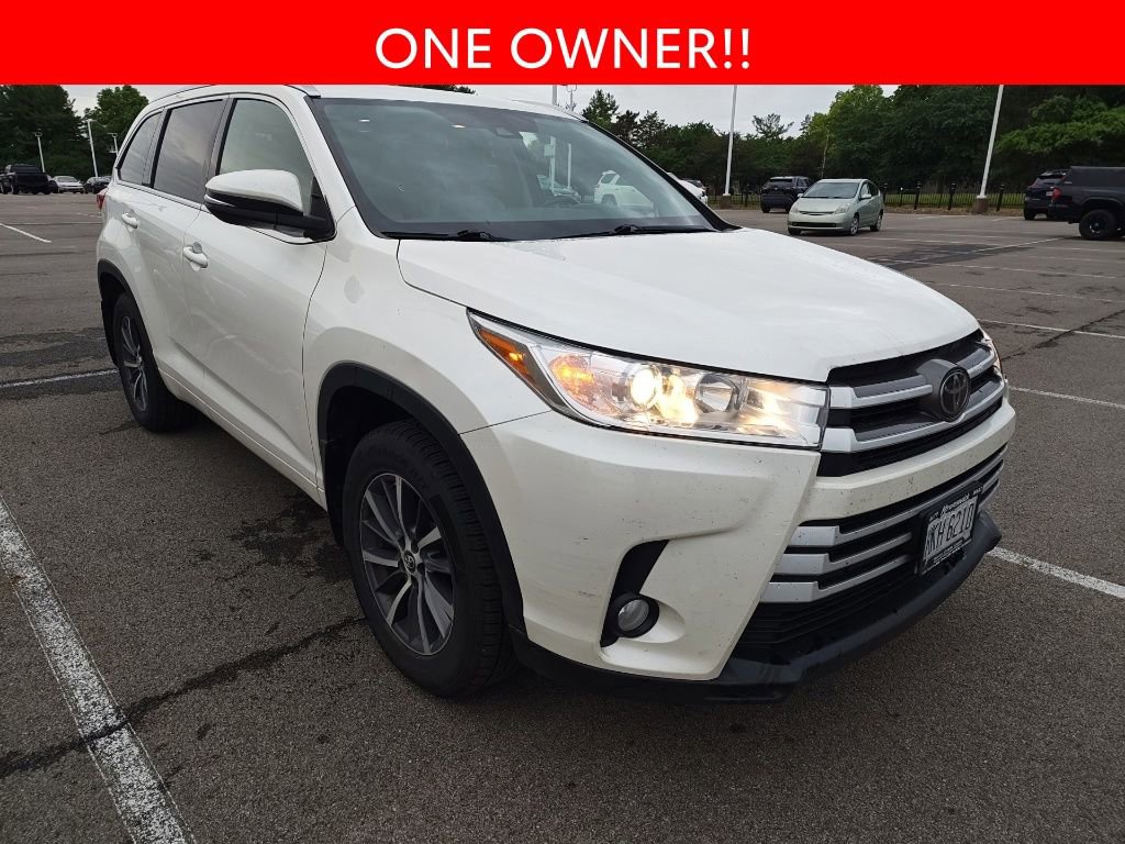 Used 2018 Toyota Highlander XLE AWD/4WD image 3