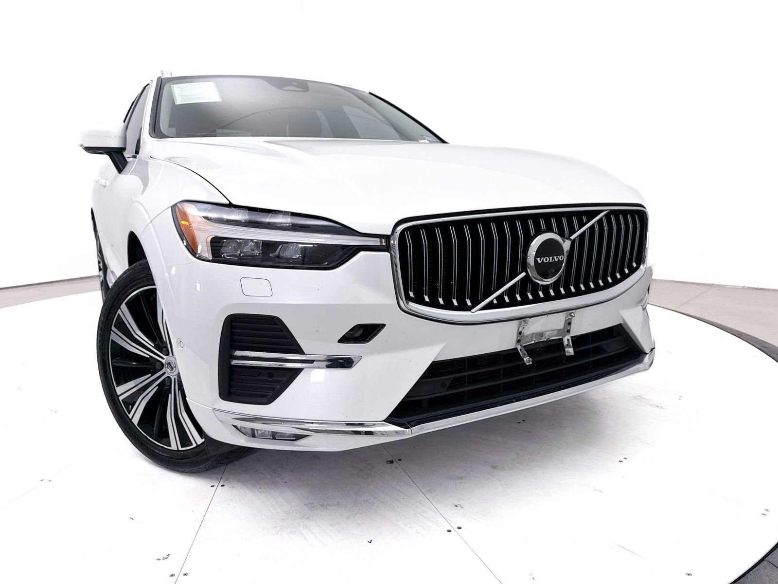 Used 2023 Volvo XC60 B5 Plus w/ Protection Package Premier FWD image 7