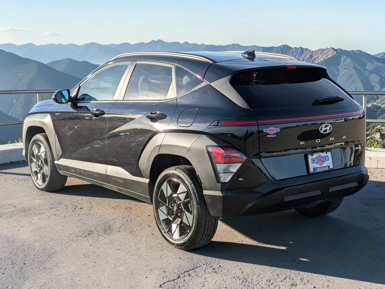 Used 2025 Hyundai Kona SEL AWD/4WD image 4