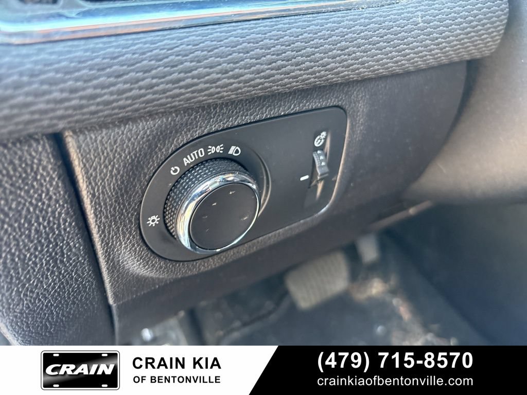 Used 2017 Chevrolet Cruze LS FWD image 7