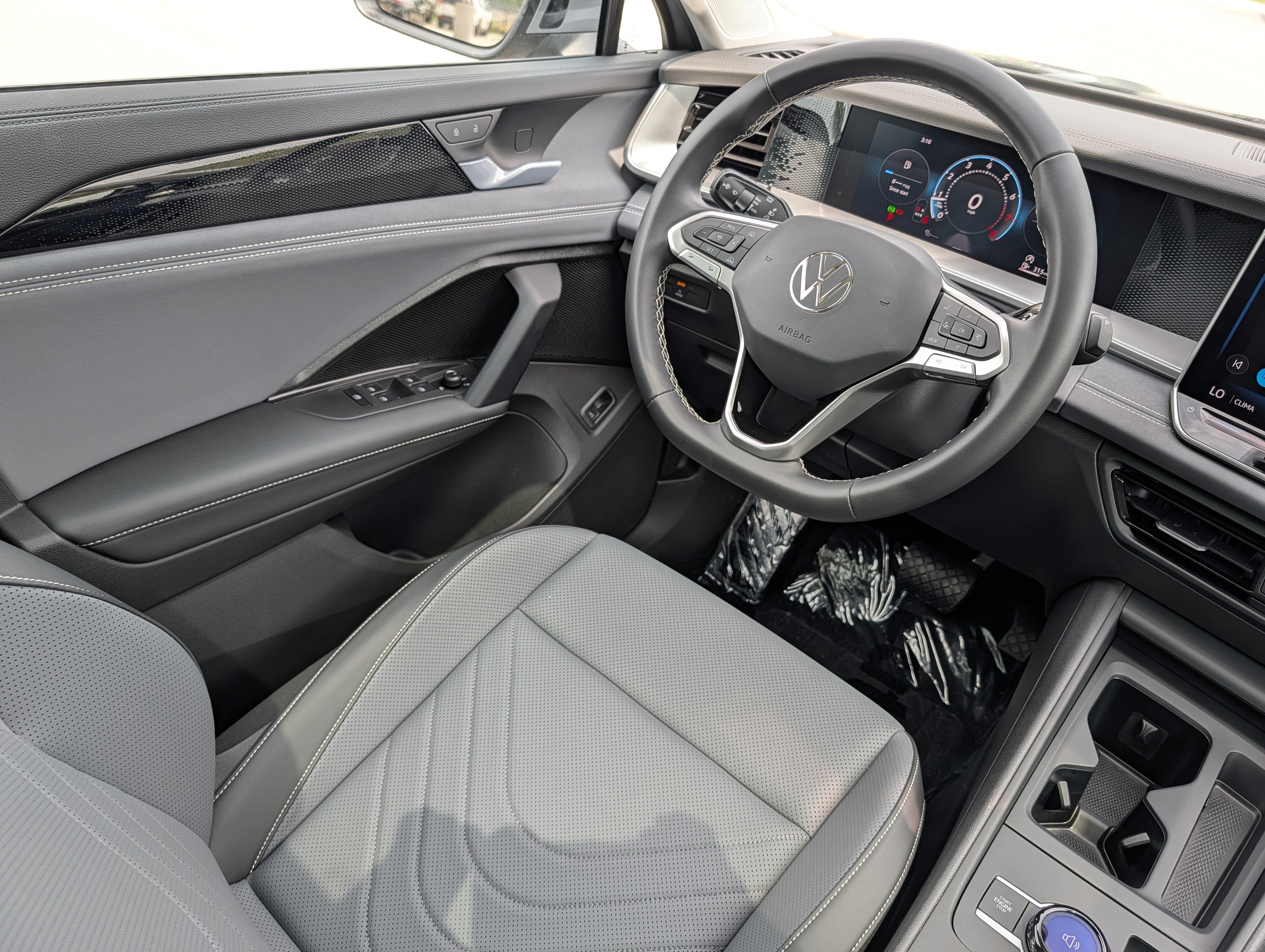 Certified 2026 Volkswagen Tiguan SE AWD/4WD image 12