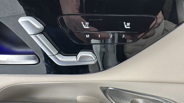 Used 2024 Mercedes-Benz GLC 300 4MATIC image 12