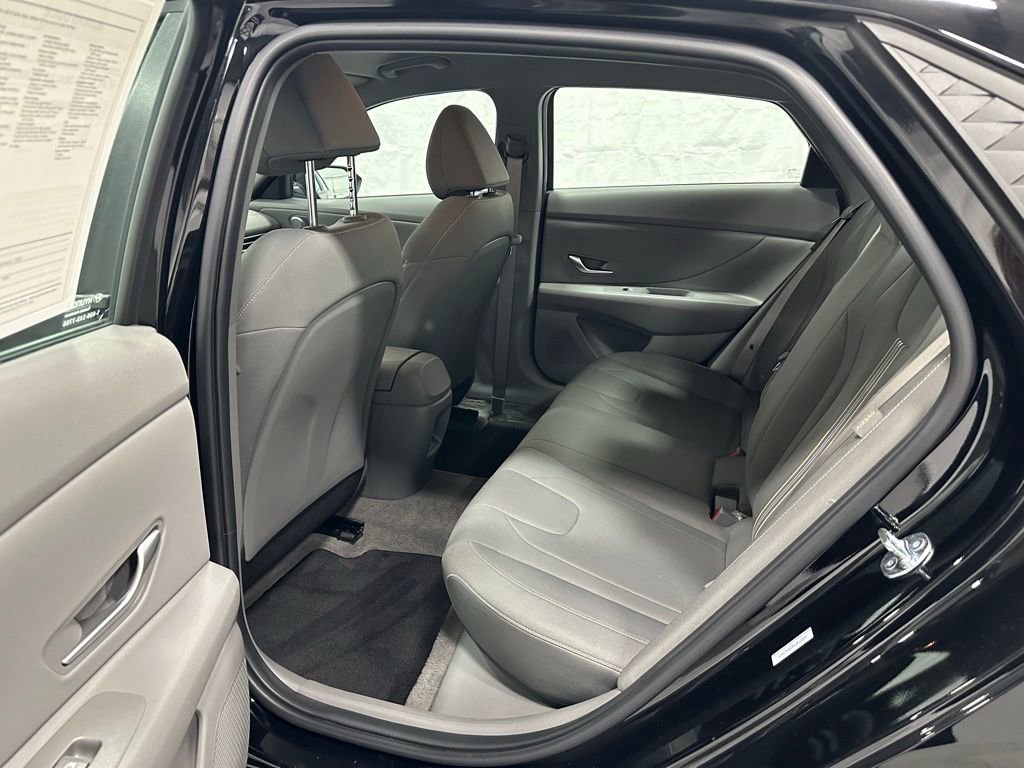 Used 2025 Hyundai Elantra Sport image 37