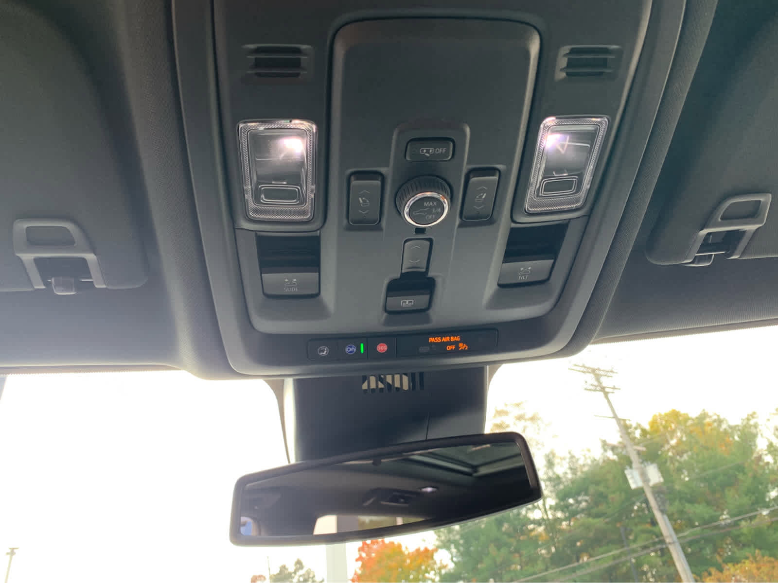 Used 2025 Chevrolet Suburban Z71 image 24