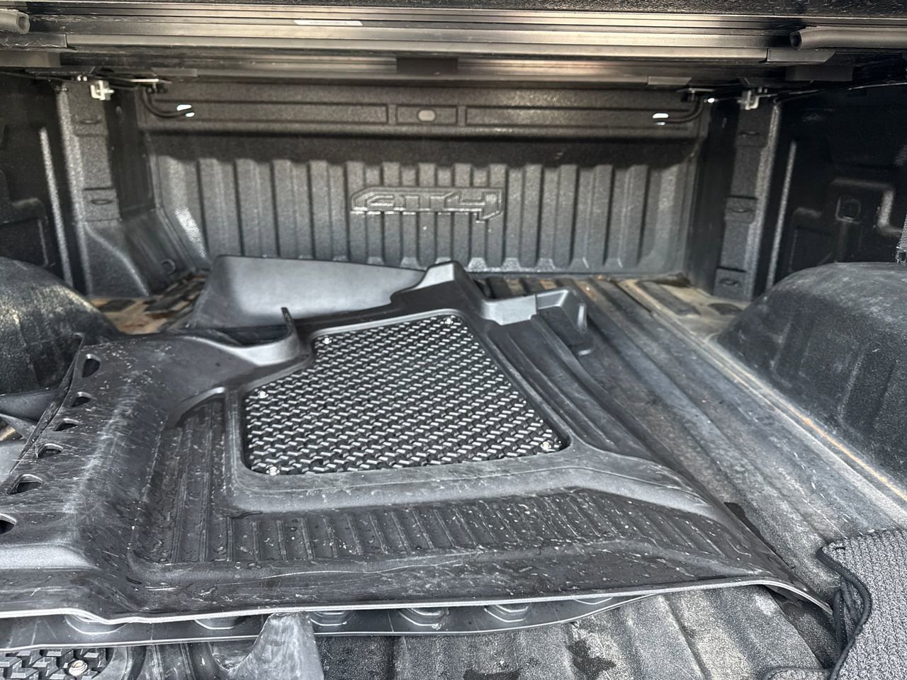 Used 2022 GMC Sierra 1500 AT4 w/ Technology Package image 11