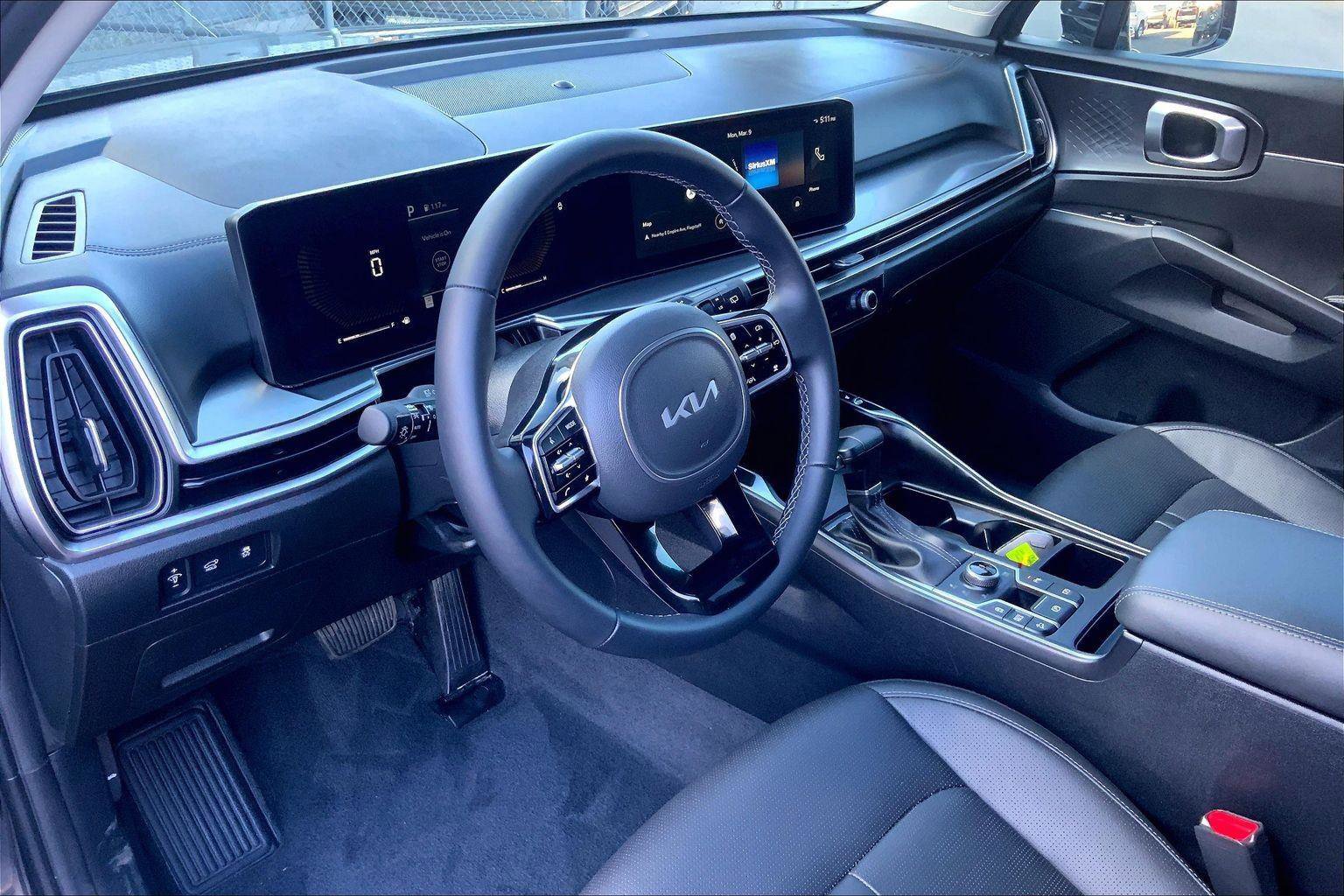 Used 2025 Kia Sorento EX image 14