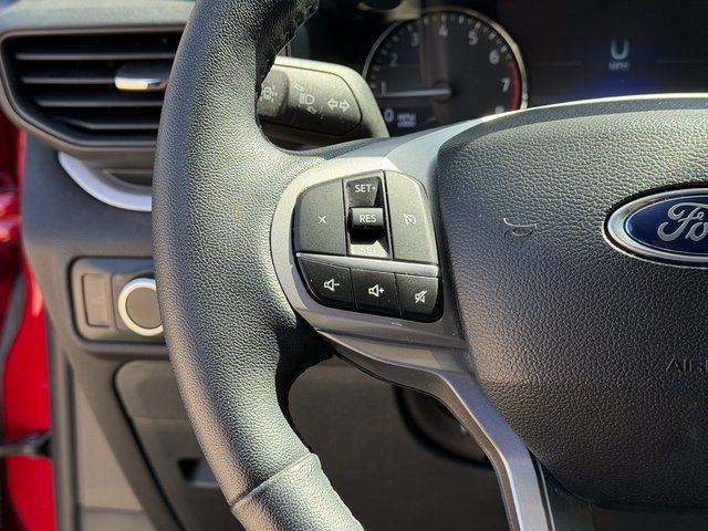 Used 2023 Ford Explorer XLT image 10