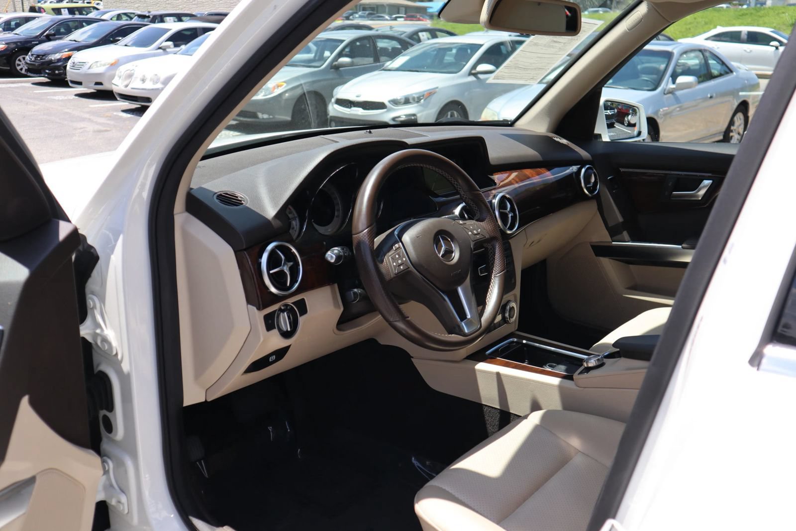 Used 2015 Mercedes-Benz GLK 350 2WD image 8