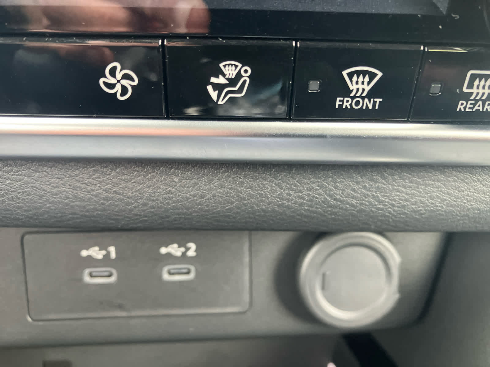 Used 2024 Nissan Rogue SL image 30