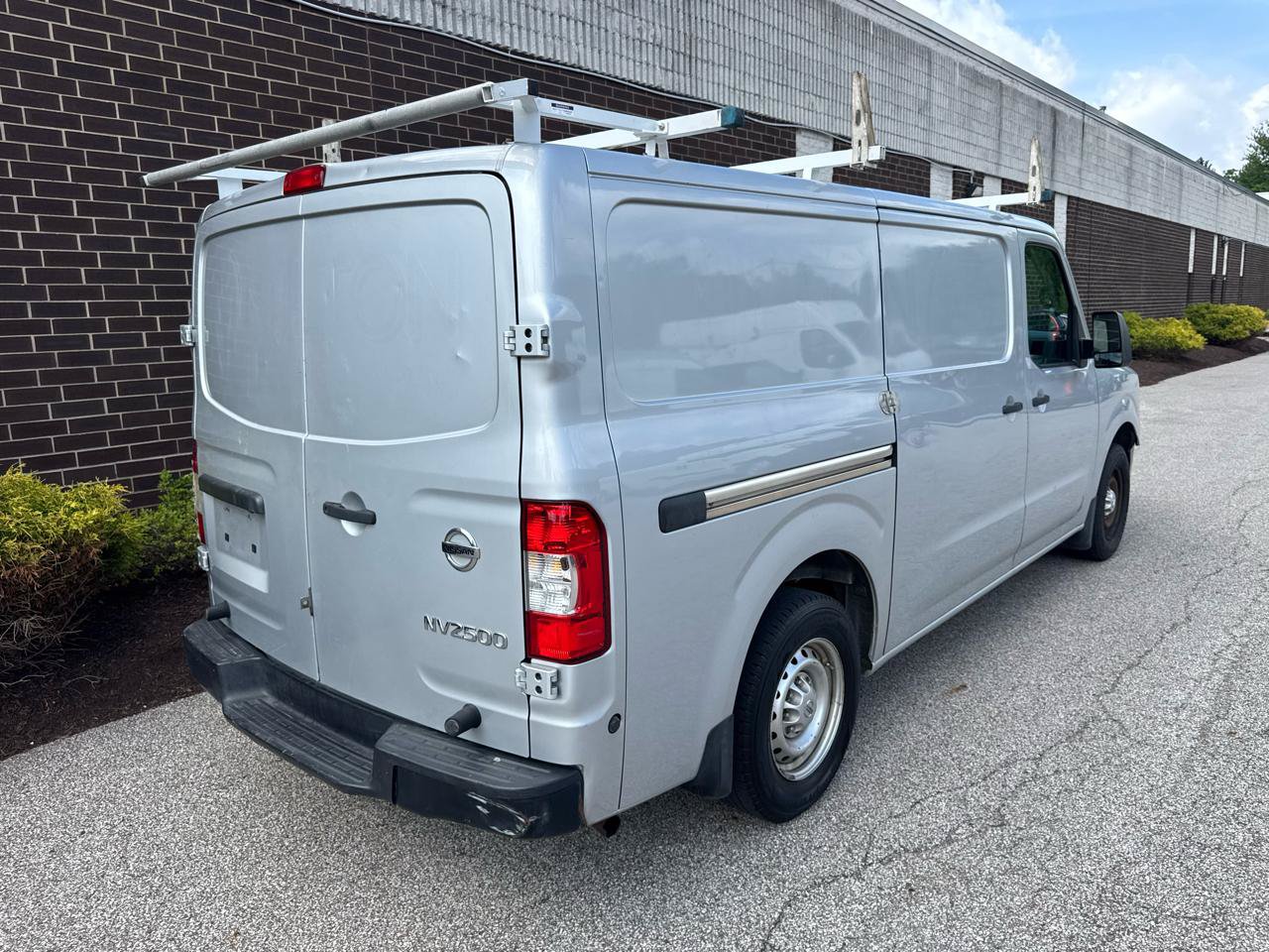 Used 2018 Nissan NV 2500 S RWD image 30