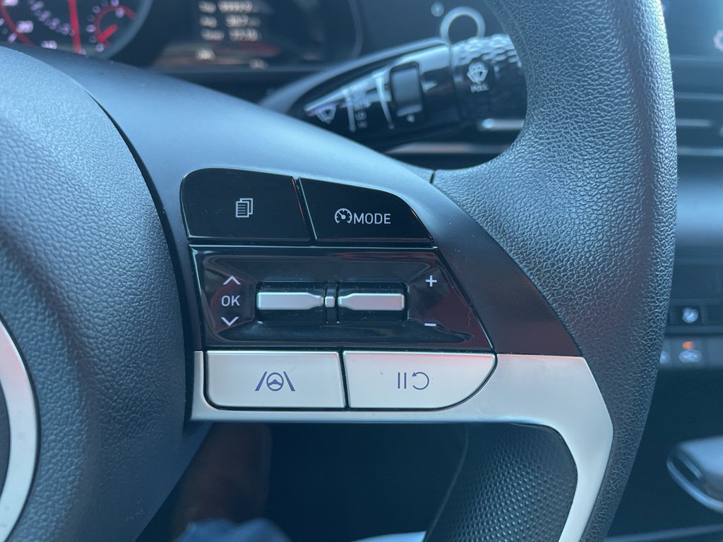 Used 2021 Hyundai Elantra SEL image 14