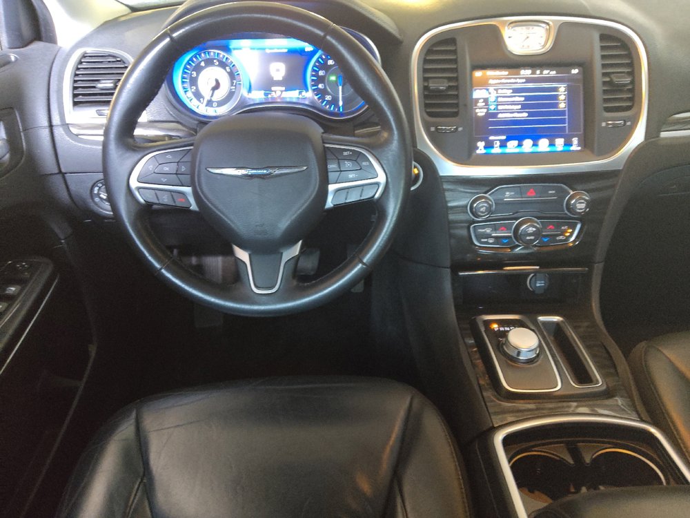 Used 2015 Chrysler 300 Limited RWD image 22