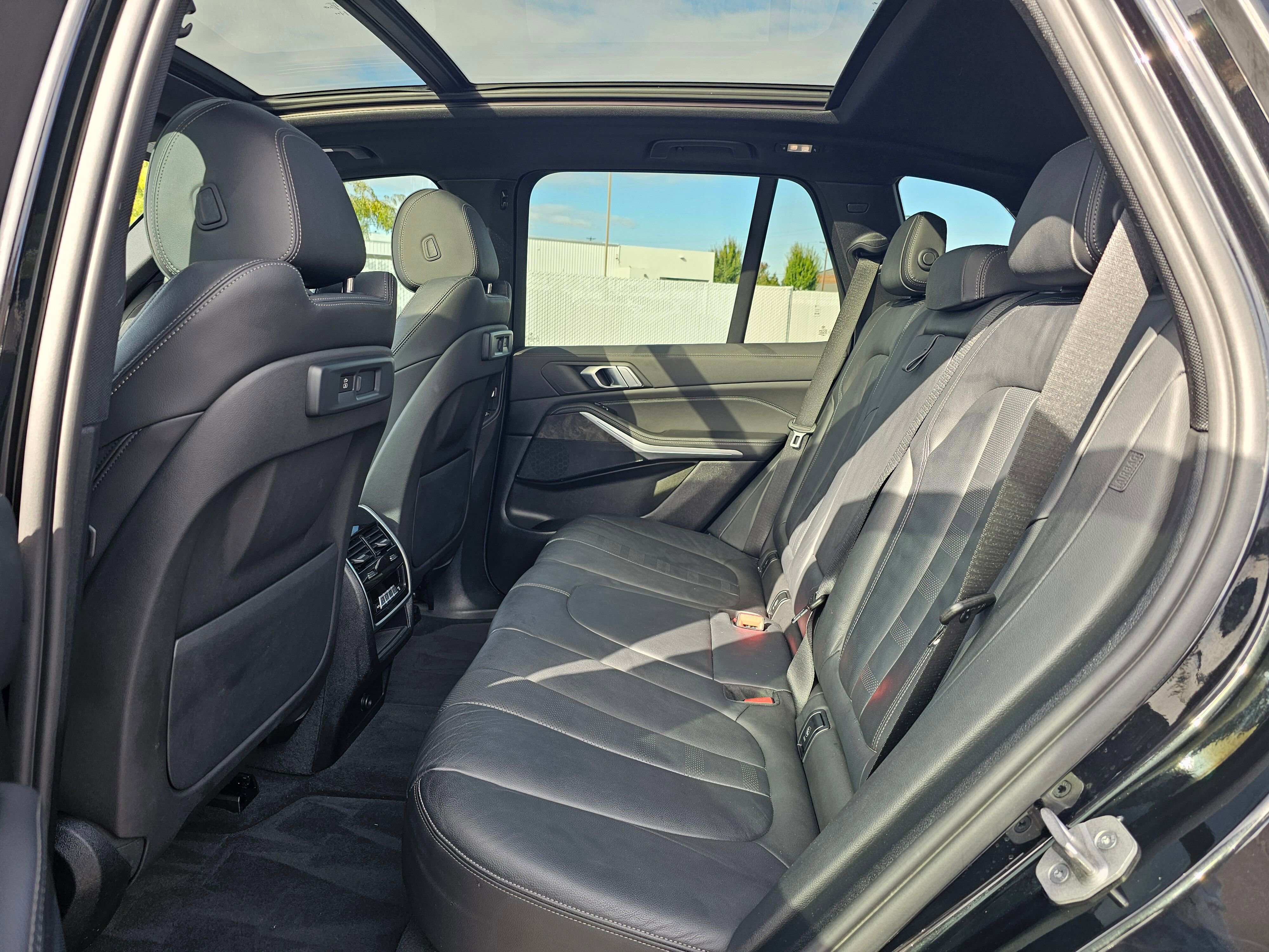 Used 2022 BMW X5 xDrive45e w/ Premium Package image 13