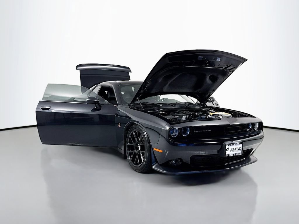 Used 2015 Dodge Challenger R/T Scat Pack w/ Scat Pack Appearance Package RWD image 24