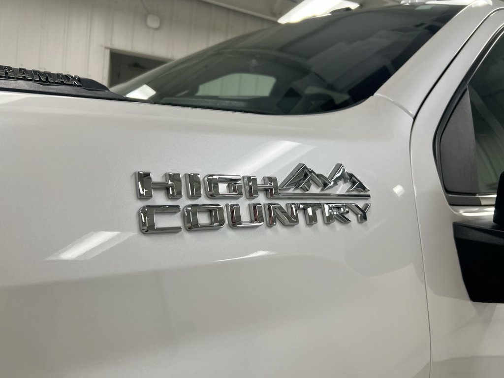 Used 2024 Chevrolet Silverado 2500 High Country w/ Technology Package AWD/4WD image 27