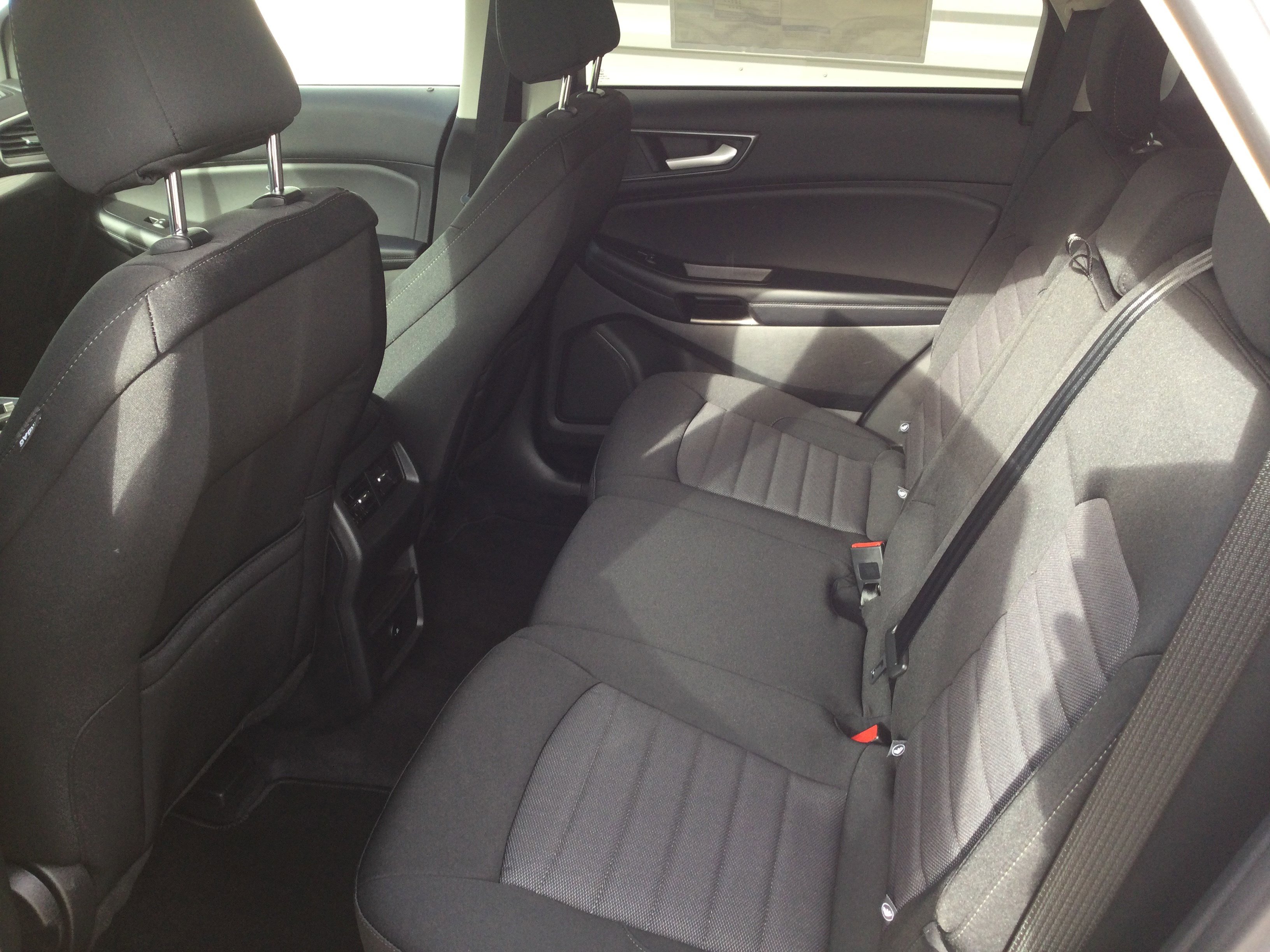 New 2024 Ford Edge SE w/ Black Appearance Package image 6