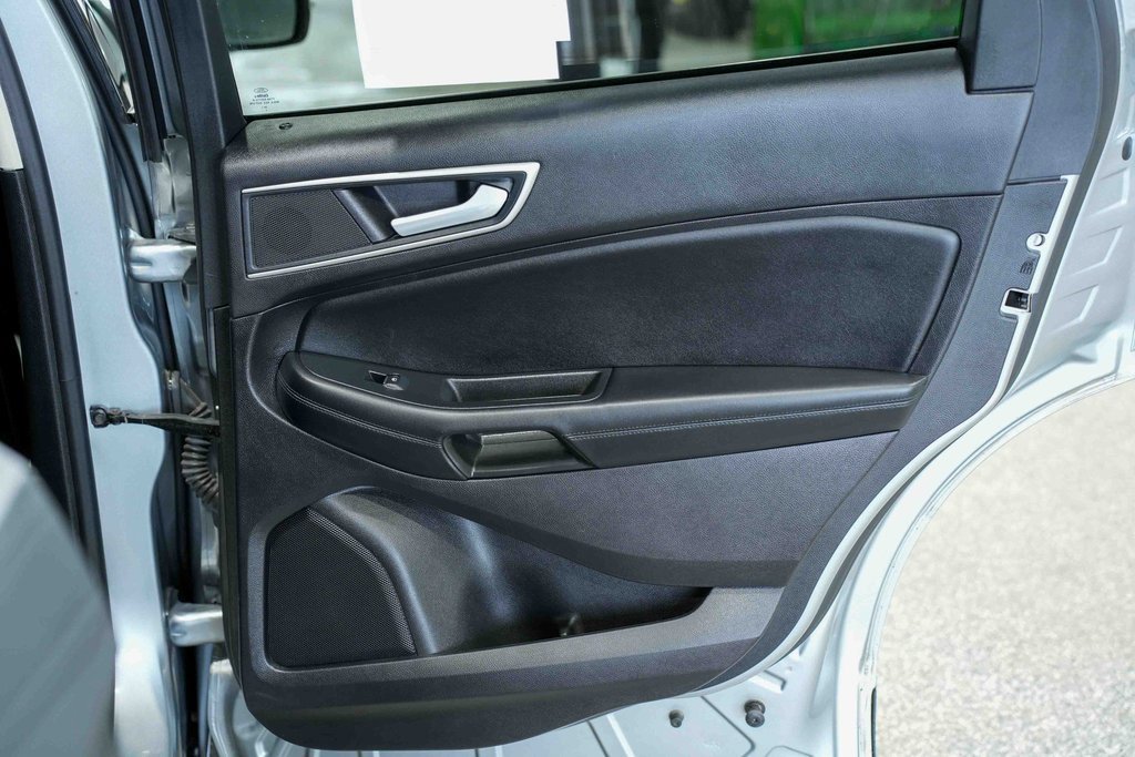 Used 2020 Ford Edge SEL w/ Cold Weather Package image 19