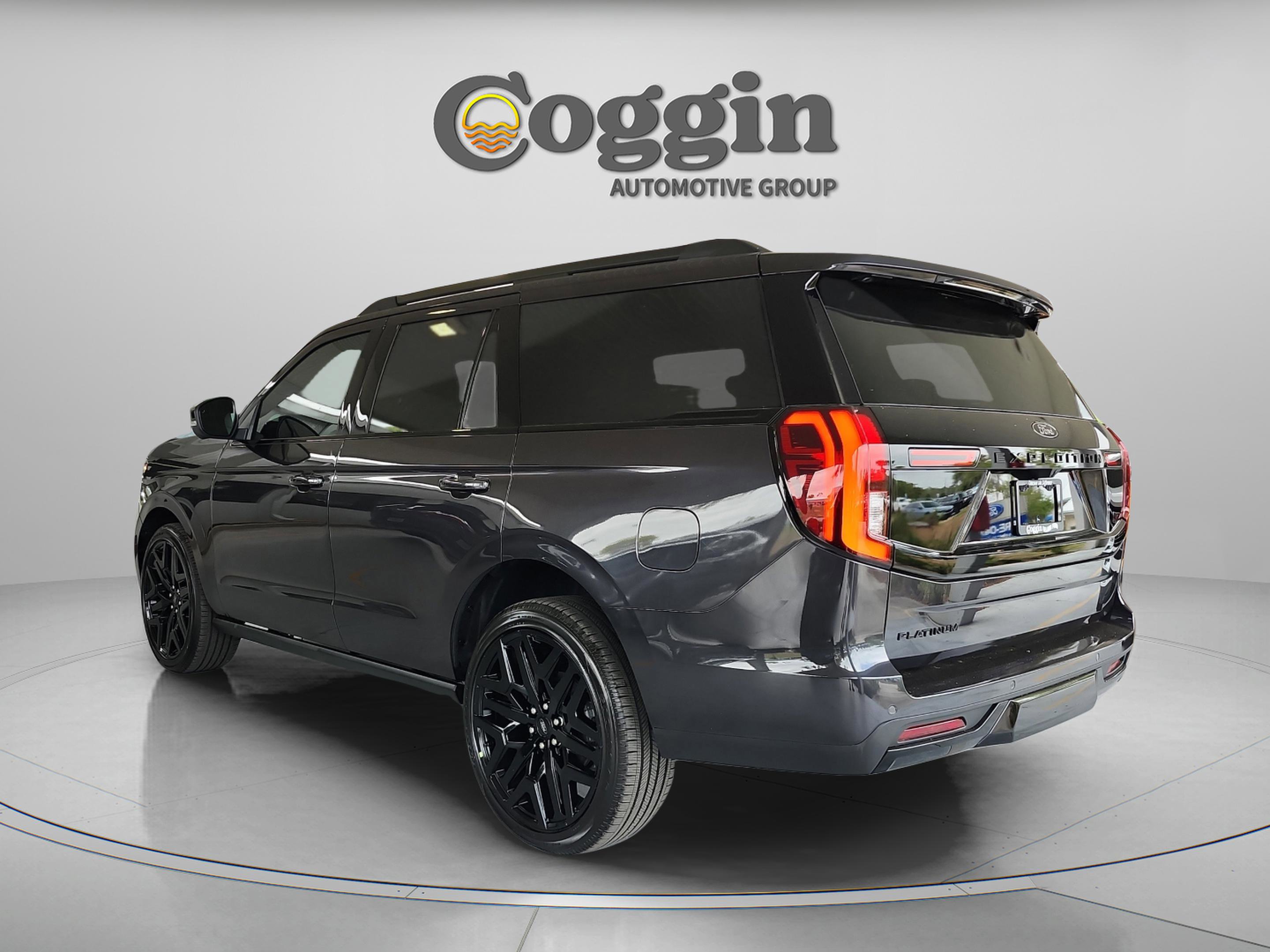 New 2026 Ford Expedition Platinum w/ Stealth Performance Package AWD/4WD image 3