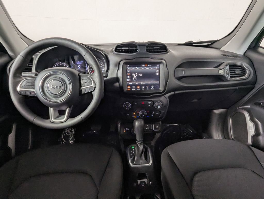 Used 2023 Jeep Renegade Latitude image 16
