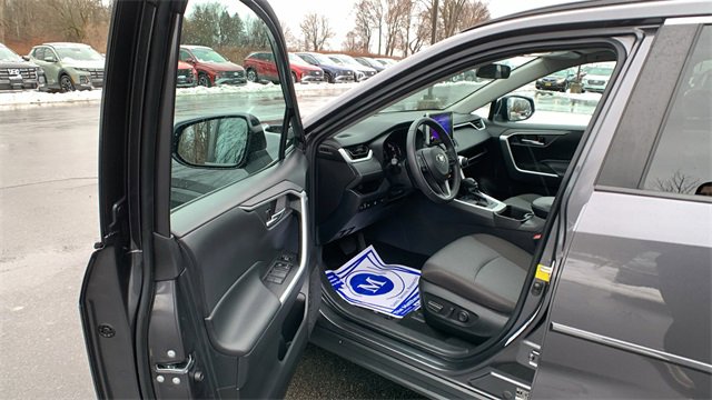 Used 2023 Toyota RAV4 XLE image 9