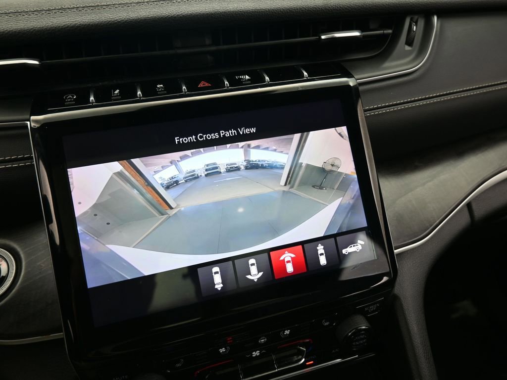 Used 2021 Jeep Grand Cherokee L Limited w/ Luxury Tech Group II image 24