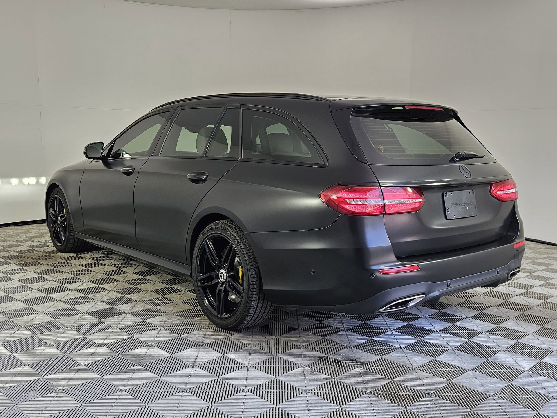 Used 2019 Mercedes-Benz E 450 4MATIC Wagon image 5