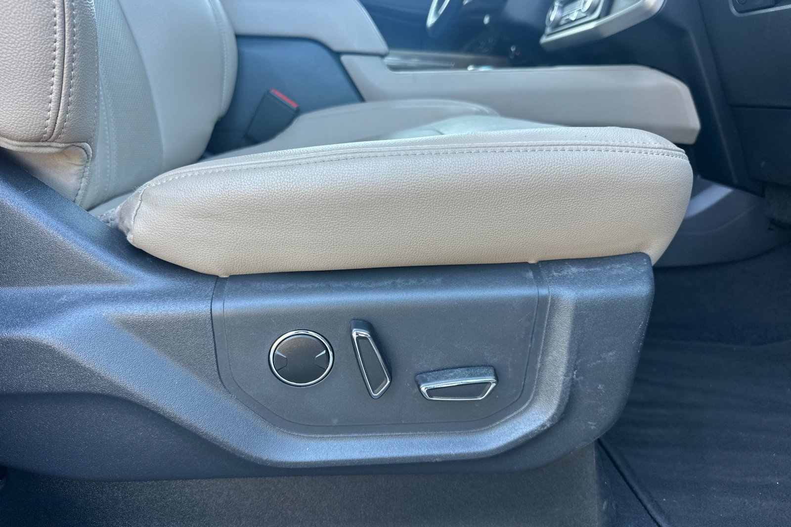 Used 2024 Ford Expedition Max Limited RWD image 22
