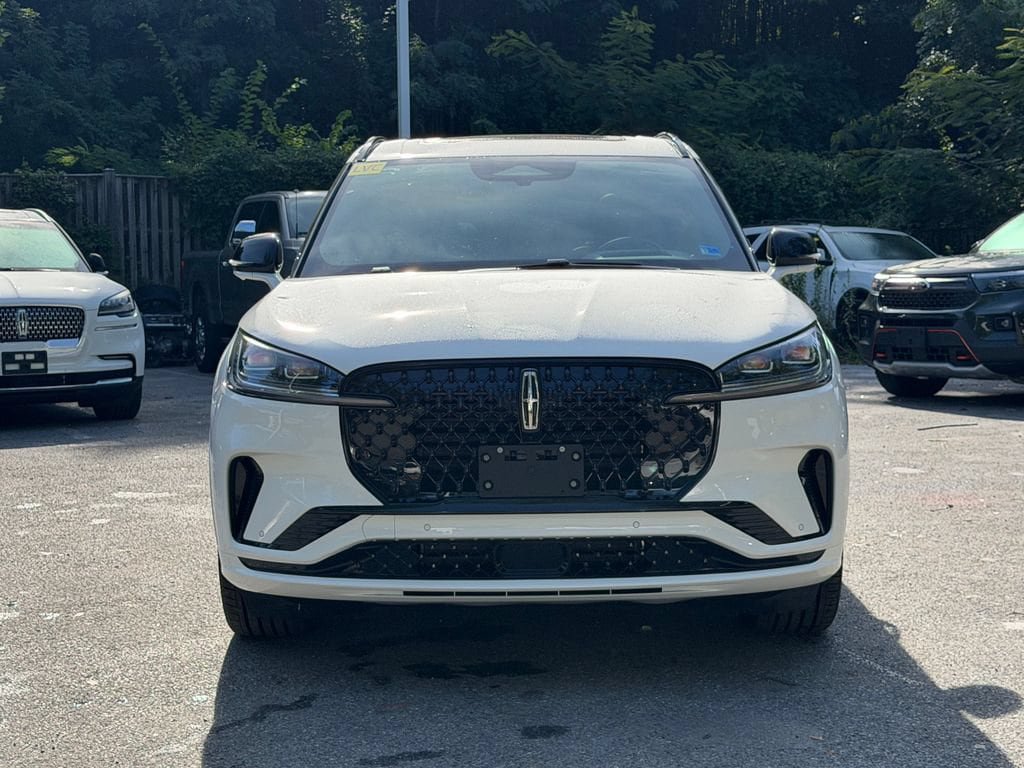 New 2027 Lincoln Aviator Reserve AWD/4WD image 2