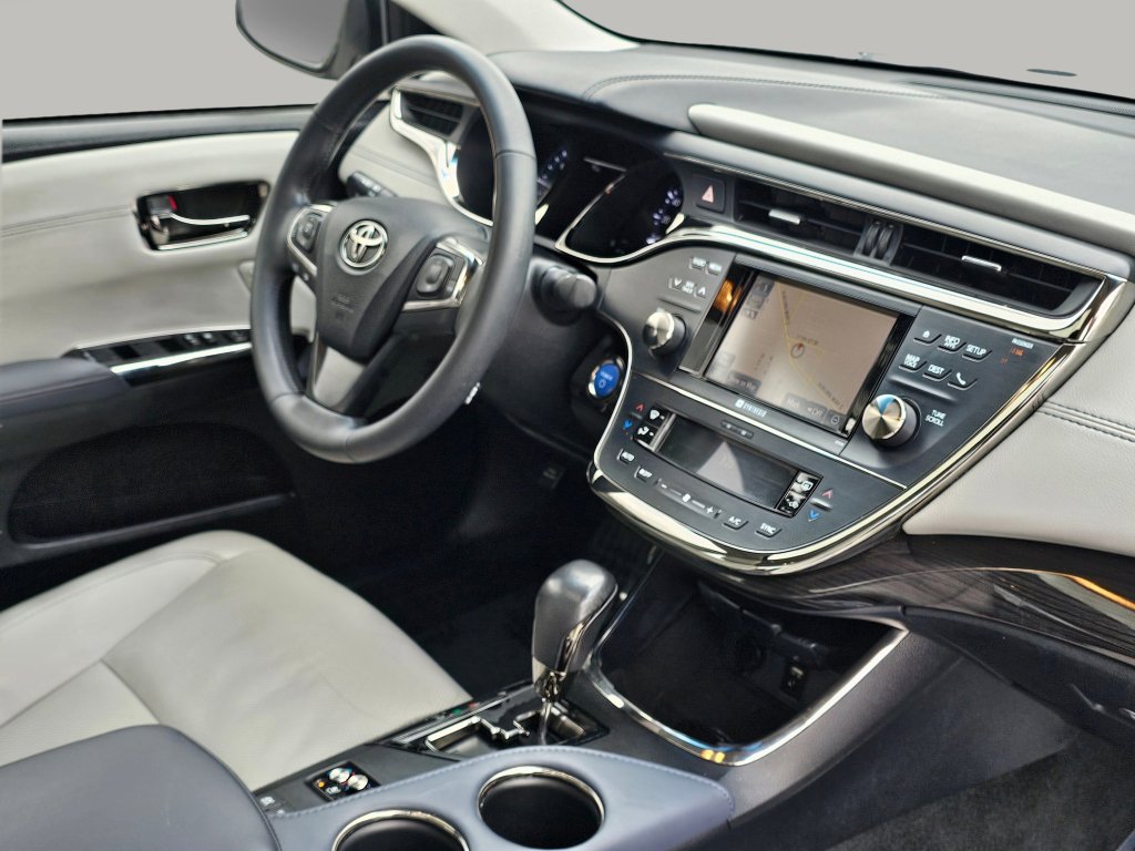 Used 2013 Toyota Avalon Limited FWD image 26