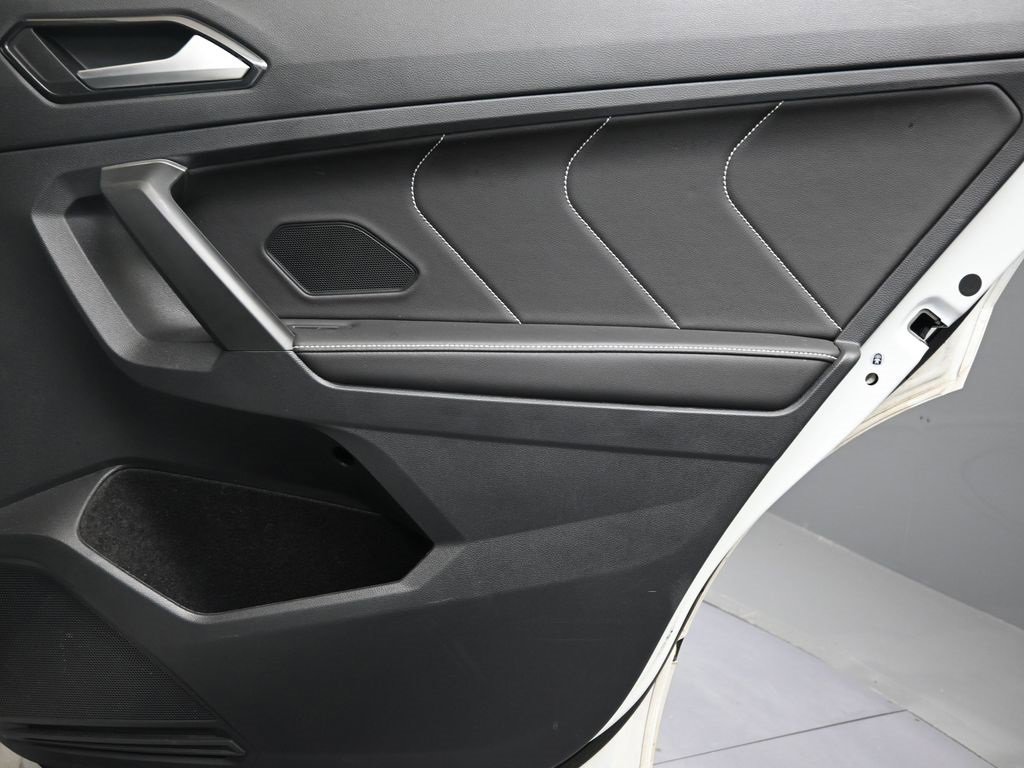 Used 2024 Volkswagen Tiguan SE R-Line image 14