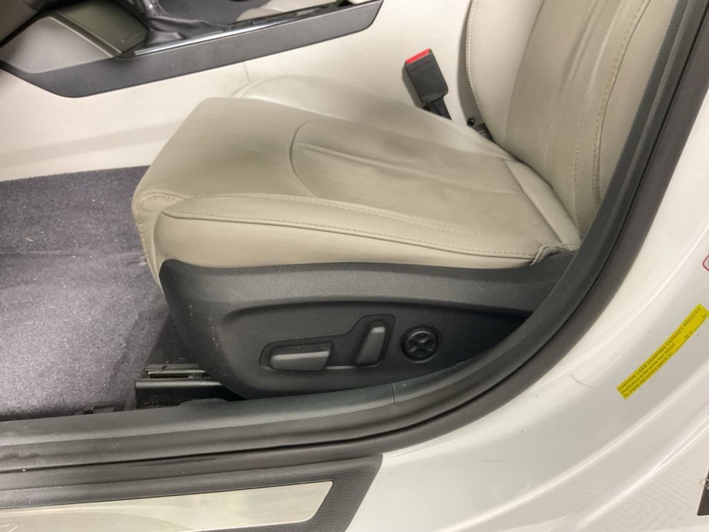 Used 2016 Hyundai Sonata Limited w/ Option Group 05 FWD image 23