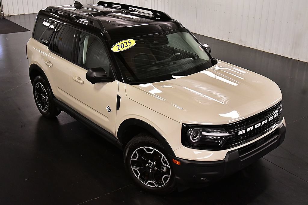 Used 2025 Ford Bronco Sport Outer Banks w/ Outer Banks Tech Package+ AWD/4WD image 12