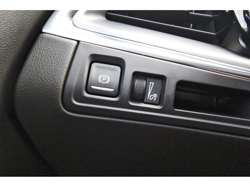 Certified 2025 Cadillac XT5 Luxury image 19