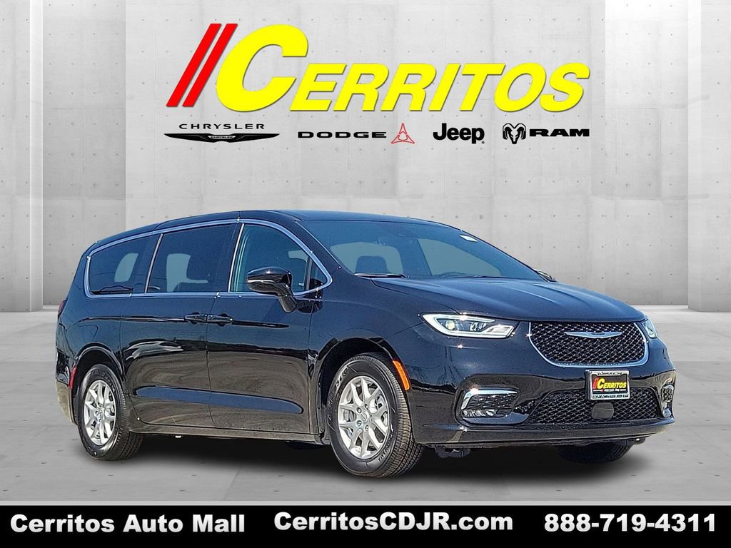 New 2026 Chrysler Pacifica Select