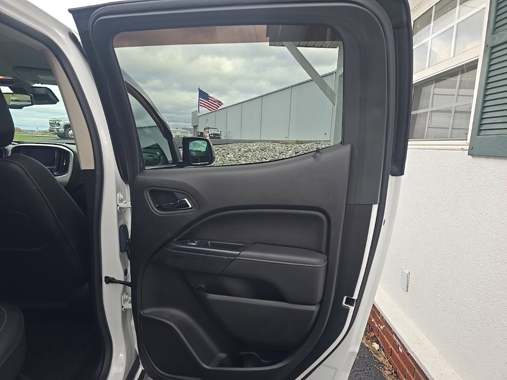 Used 2016 GMC Canyon SLT w/ Driver Alert Package image 19