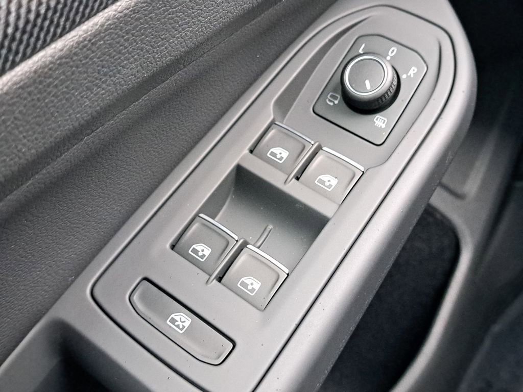 New 2026 Volkswagen GTI SE FWD image 26