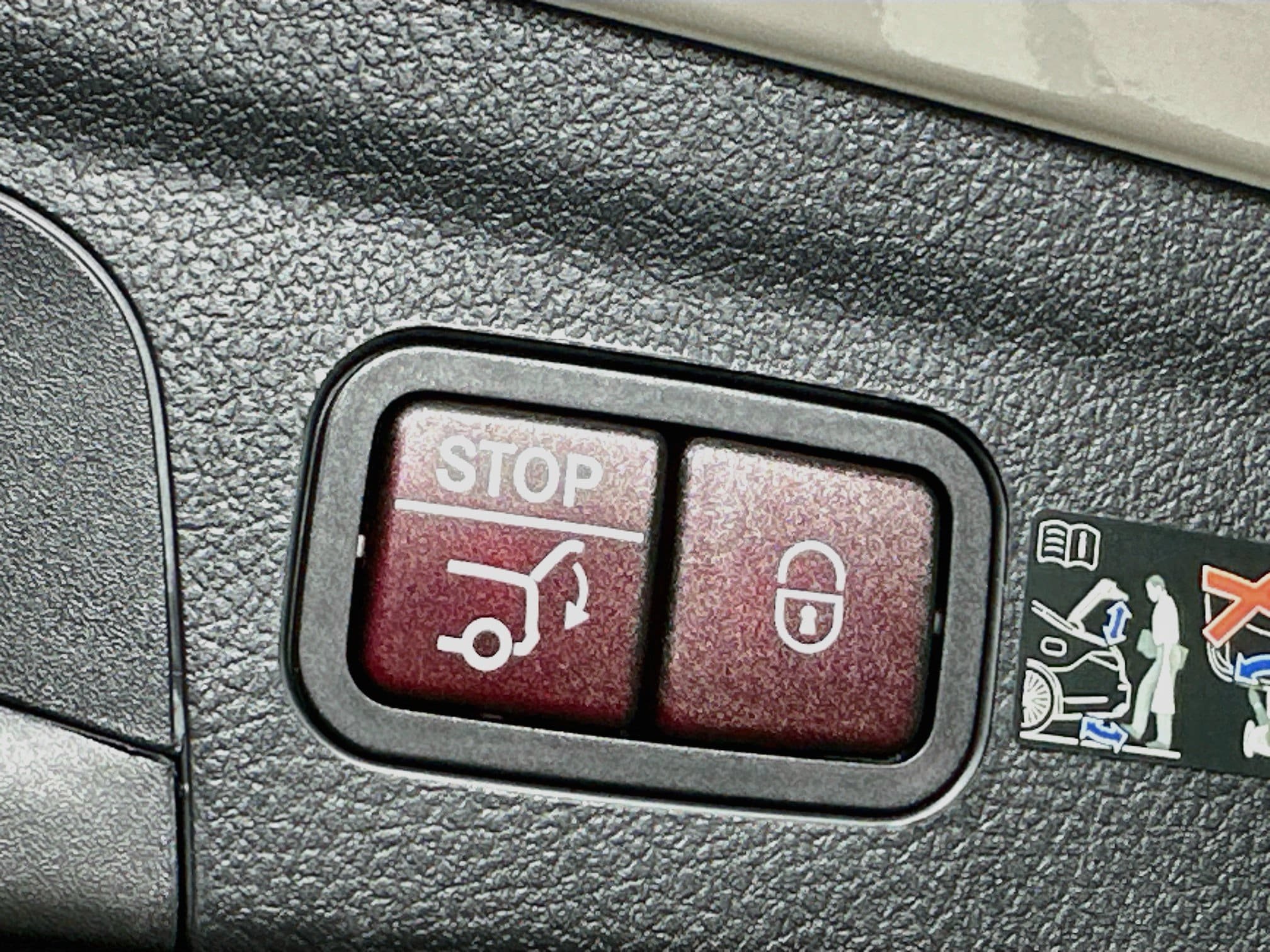 Certified 2025 Mercedes-Benz GLE 350 4MATIC w/ Winter Package image 35