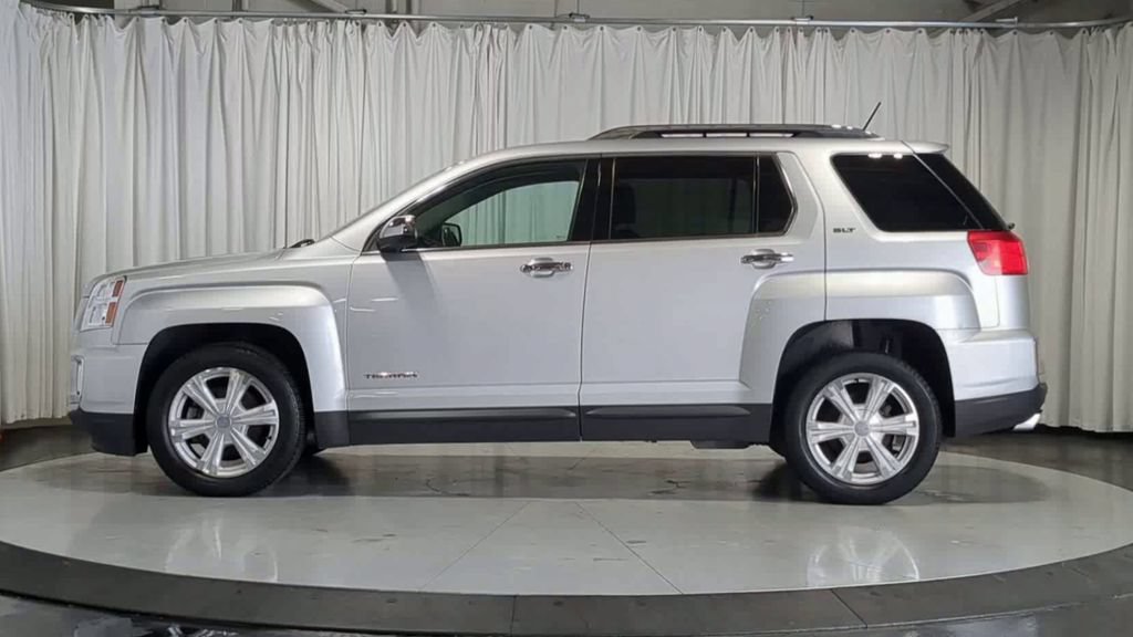 Used 2017 GMC Terrain SLT w/ Open Road Package AWD/4WD image 6