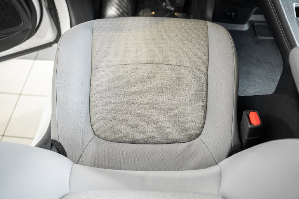 Used 2025 Toyota Sienna LE FWD image 22