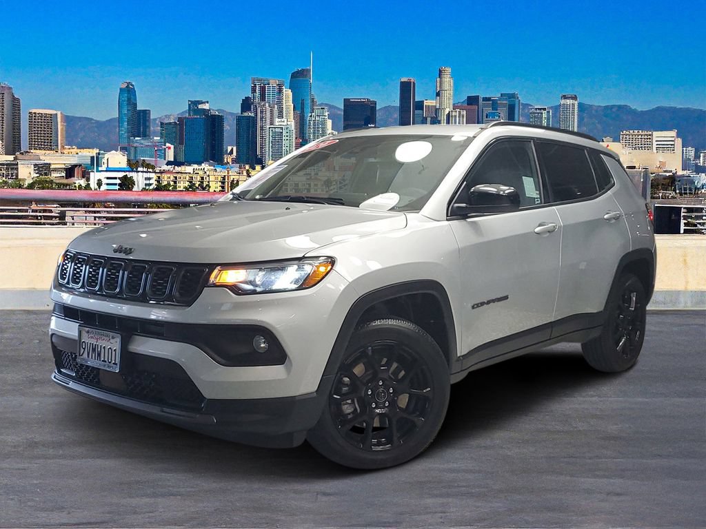 Used 2026 Jeep Compass Latitude AWD/4WD image 2