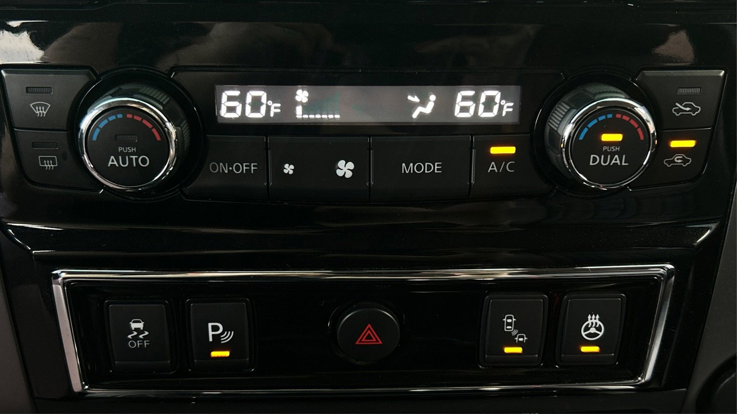 Used 2019 Nissan Titan Platinum Reserve image 31