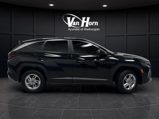 Used 2025 Hyundai Tucson SE image 2