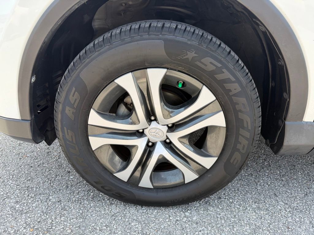 Used 2018 Toyota RAV4 LE w/ Carpet Mat Package FWD image 10