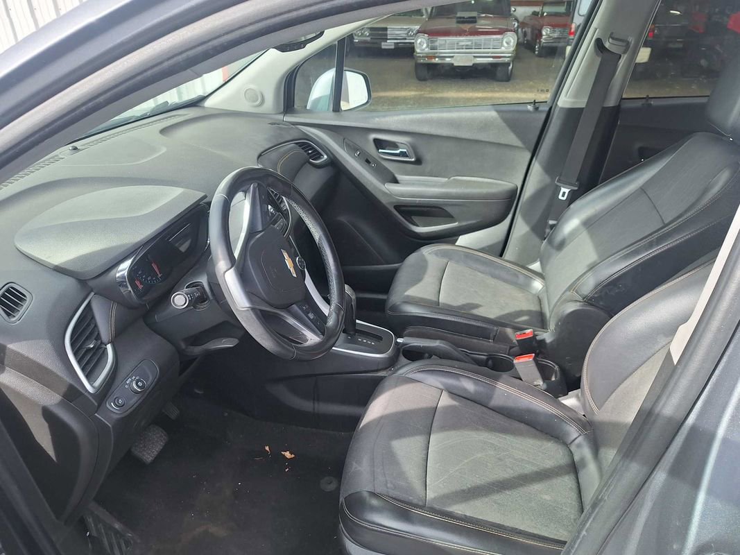 Used 2019 Chevrolet Trax LT w/ LT Convenience Package AWD/4WD image 14