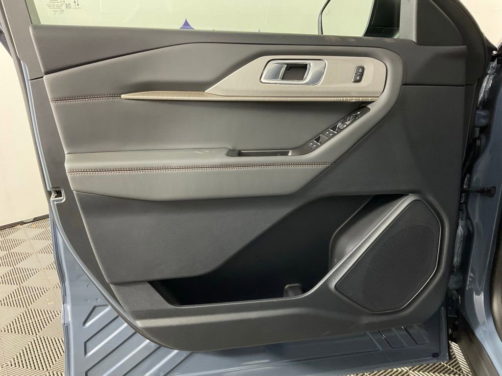 New 2026 Ford Explorer Active RWD image 12