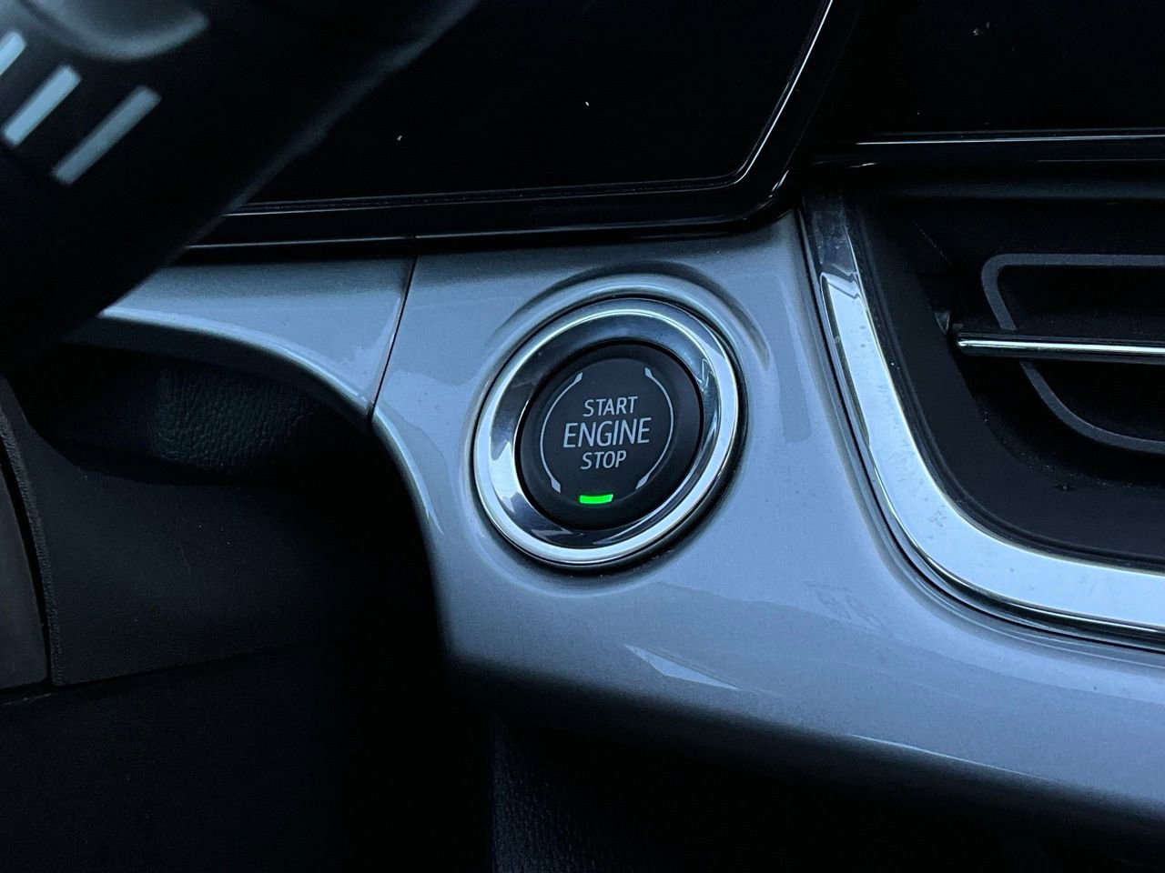 Used 2025 Chevrolet Trax LT image 26