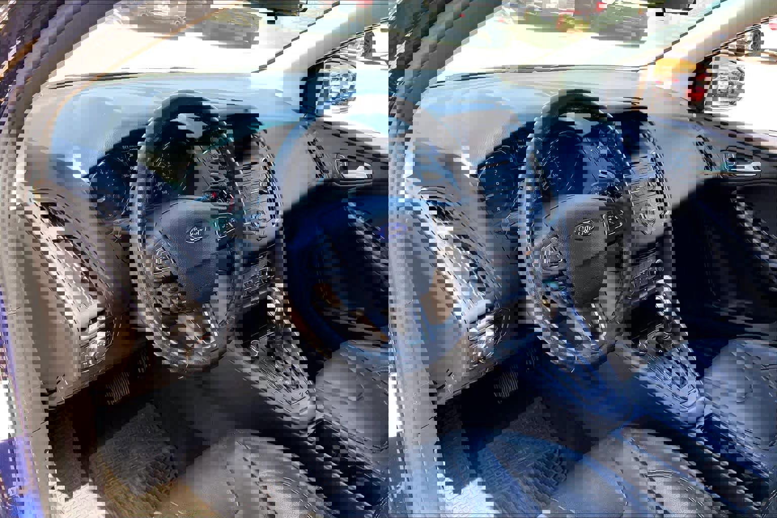 Used 2016 Ford Focus SE w/ Equipment Group 201A image 18